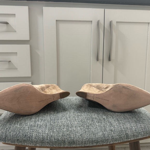 VERONICA BEARD Pointed Toe Wedge Iluska Bootie  Latte Suede 7 RETAIL $550 - Picture 12 of 15